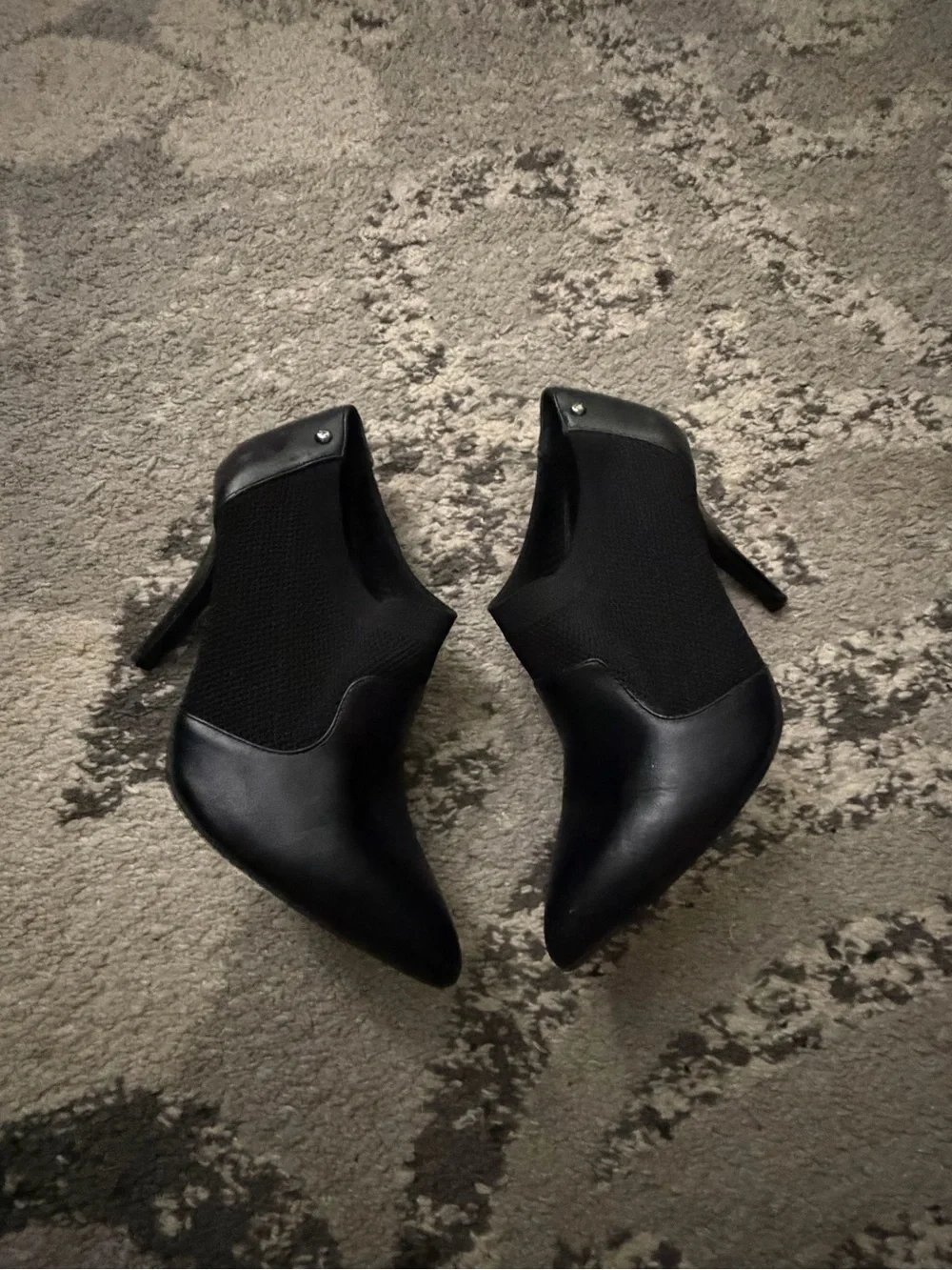 🍁Vera Wang Black Stiletto mixed media Booties size 8.5